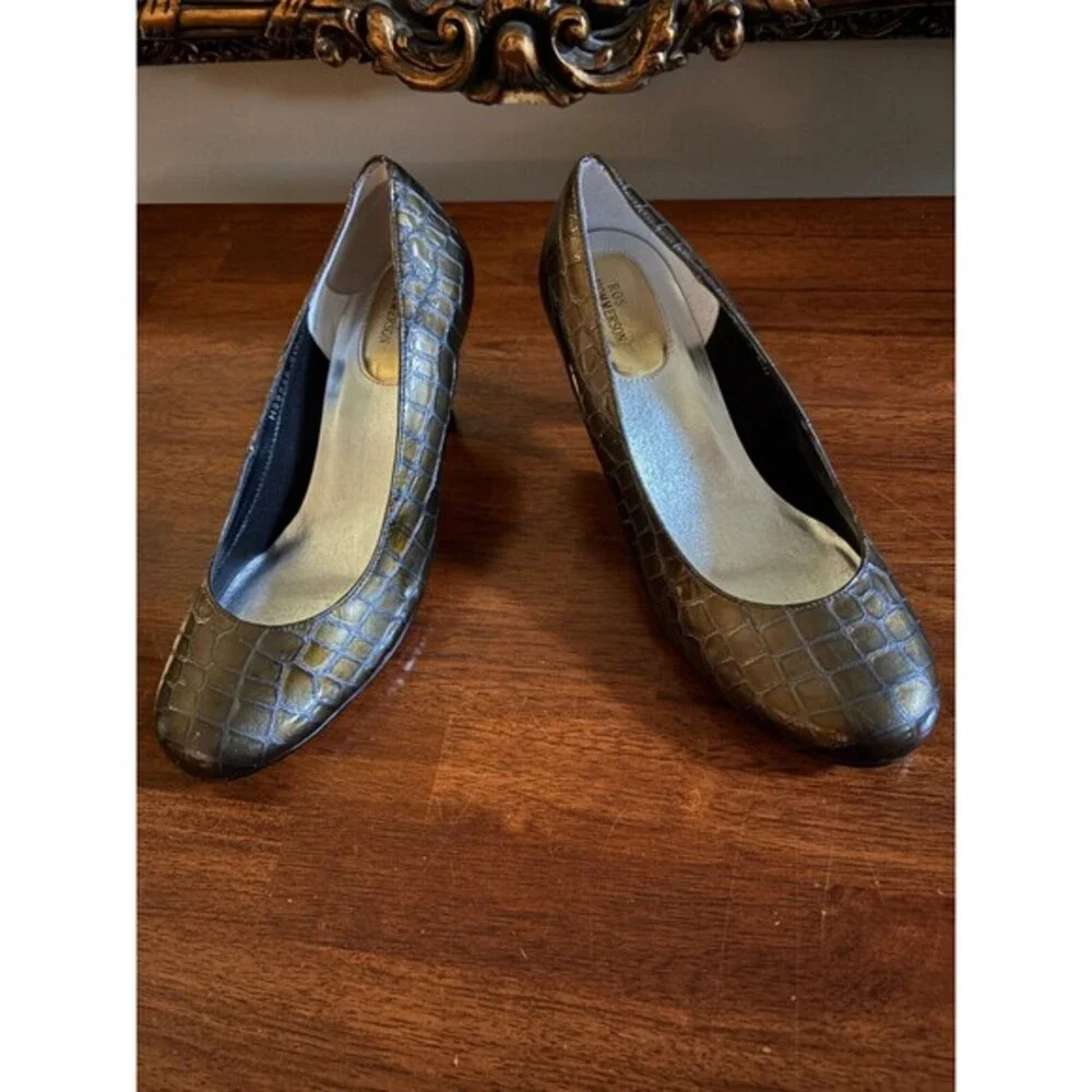 Ros Hommerson Womens‎ 9W Kitten Heels Green Faux  Patent Leather Style 39936